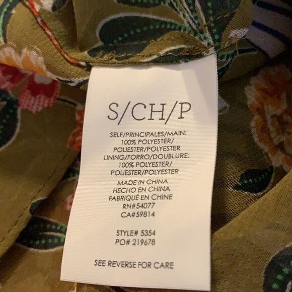 CABI sleeveless blouse. Ties in back and fully lined. Lightweight fabric. - Picture 6 of 8